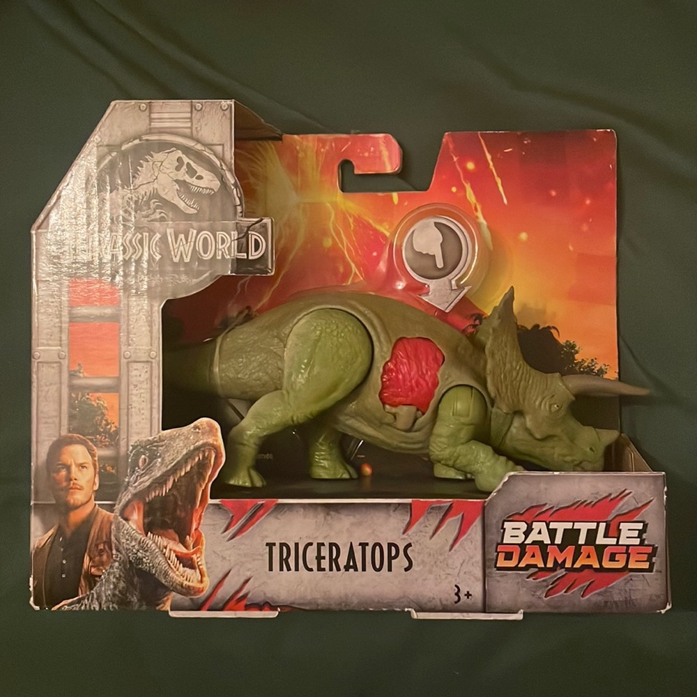 NIB Jurassic World Battle Damage Triceratops